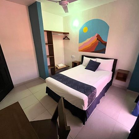 Hotel Juarez 70 Колима Екстериор снимка