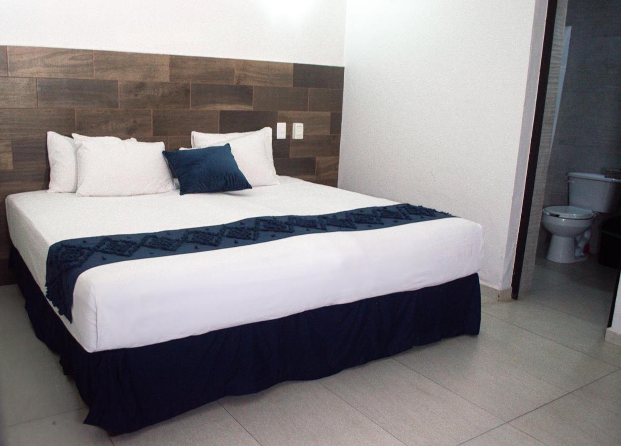 Hotel Juarez 70 Колима Стая снимка