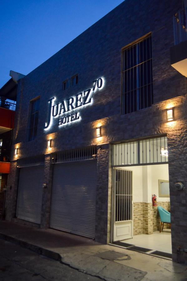 Hotel Juarez 70 Колима Екстериор снимка