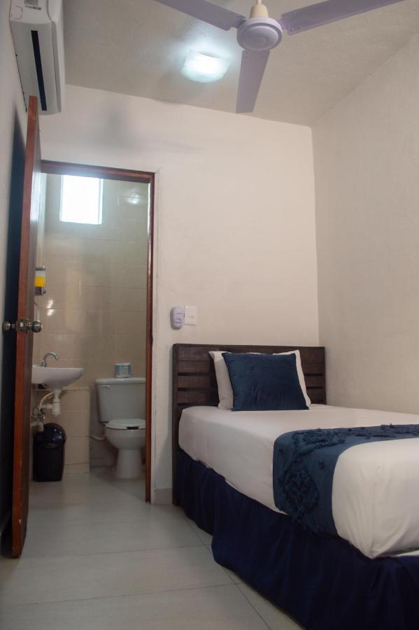 Hotel Juarez 70 Колима Стая снимка