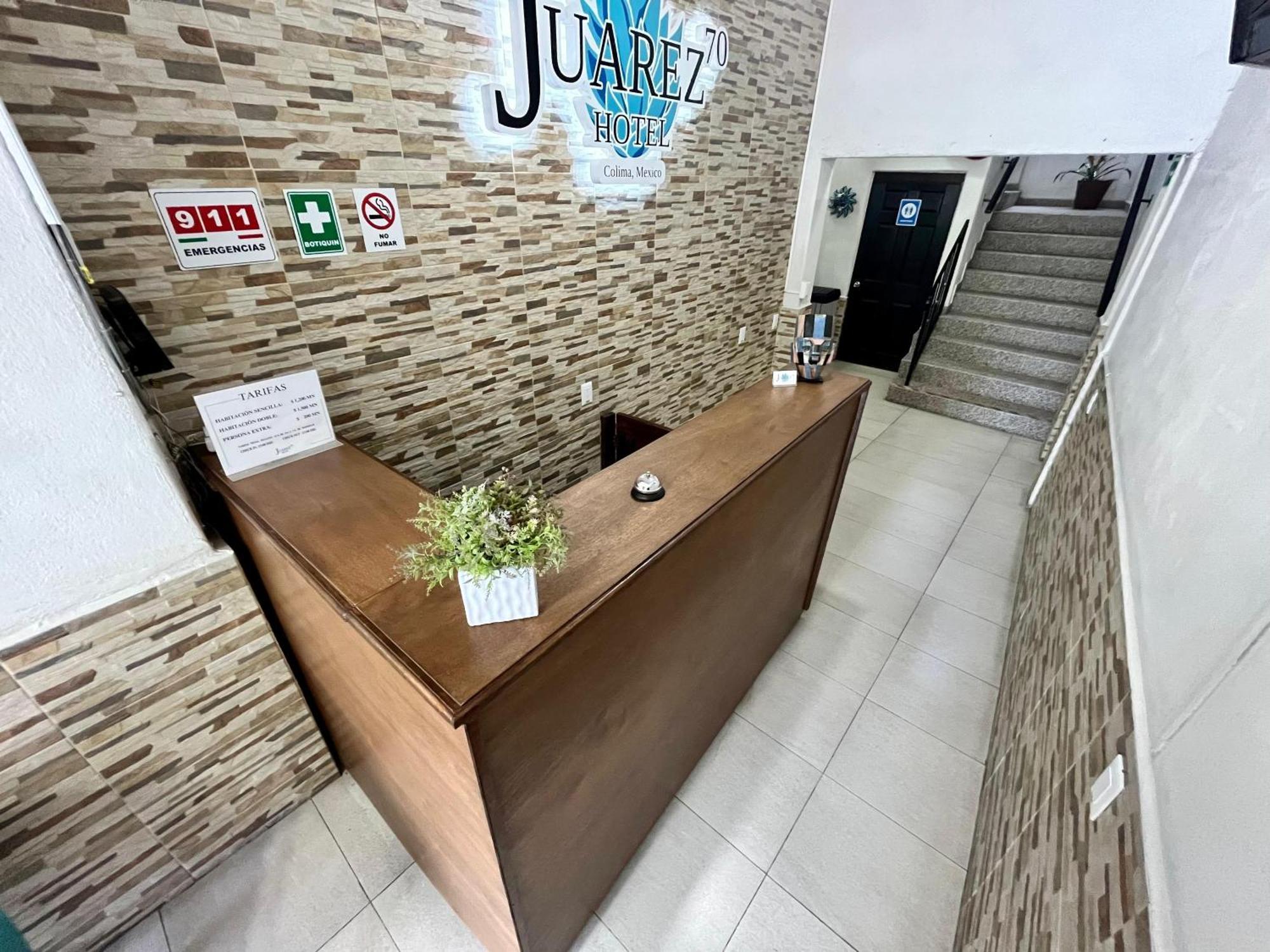 Hotel Juarez 70 Колима Екстериор снимка