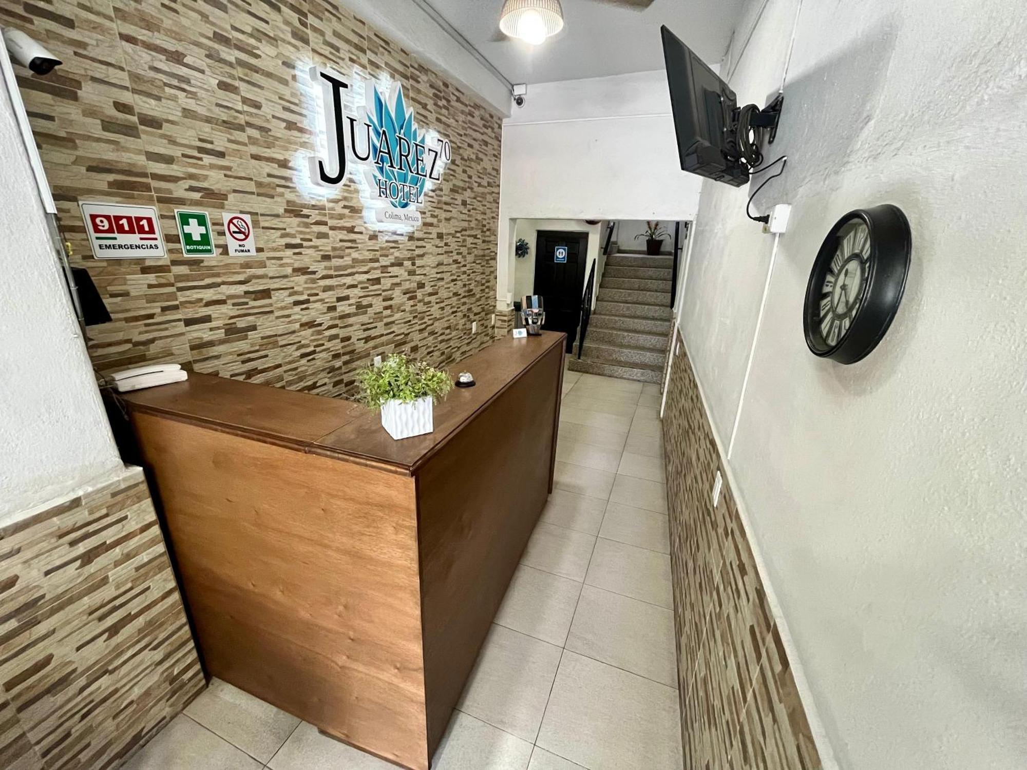 Hotel Juarez 70 Колима Екстериор снимка