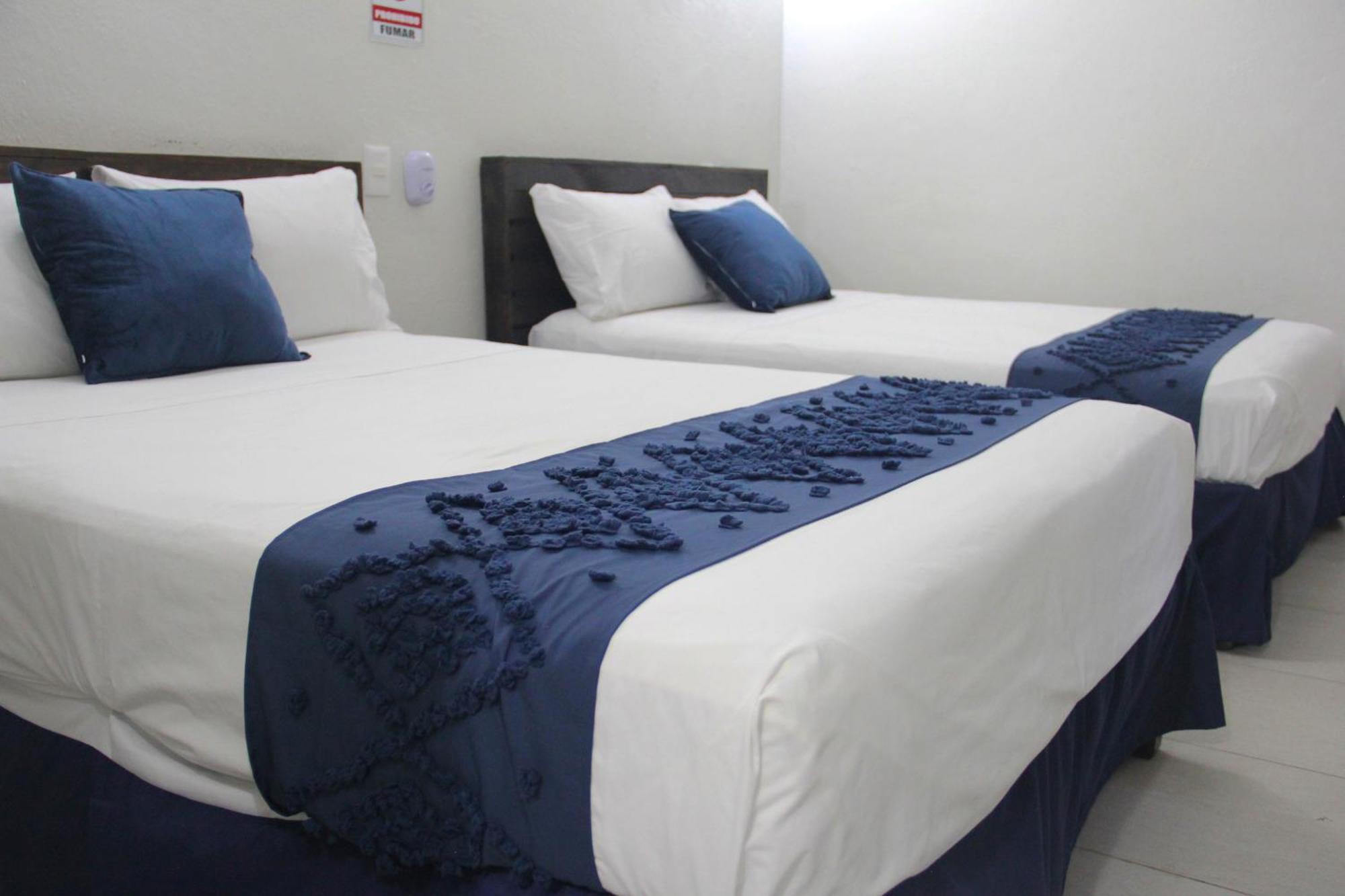 Hotel Juarez 70 Колима Стая снимка